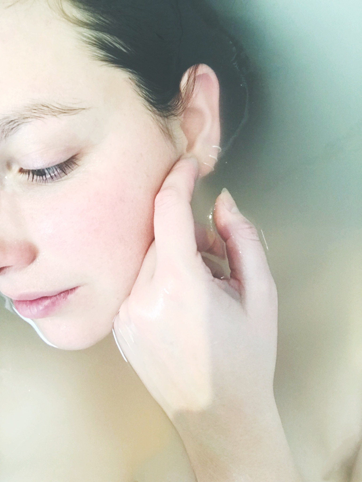Unlock Radiant Skin: The Incredible Benefits to Dermaplaning at Home